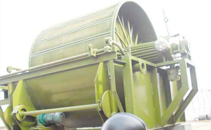 1479957456824316.jpg 永磁真空過(guò)濾機(jī)-02 .jpg